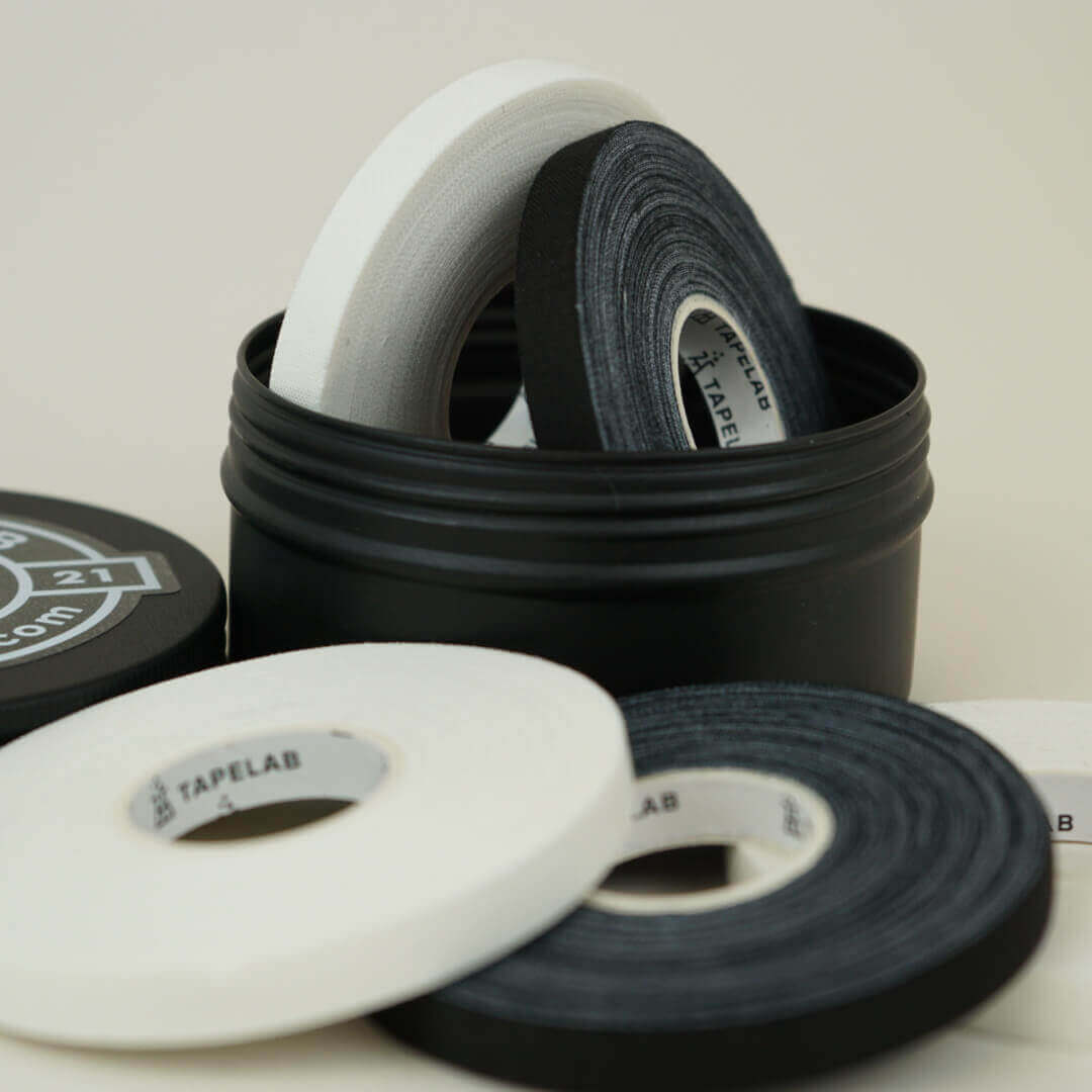 Tape Lab Yin-Yang Bundle 2.0 // 5x Athletic Finger Tape 7,6mm x 13,7m black/white + 1x Storage Box