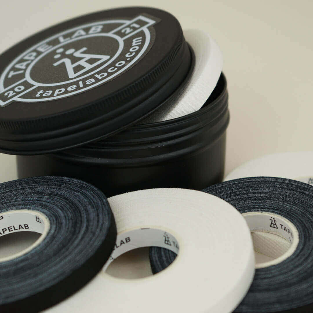 Tape Lab Yin-Yang Bundle 2.0 // 5x Athletic Finger Tape 7,6mm x 13,7m black/white + 1x Storage Box